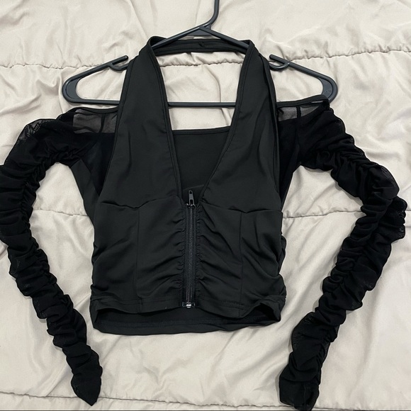 Trendy mesh halter top. - Picture 3 of 3